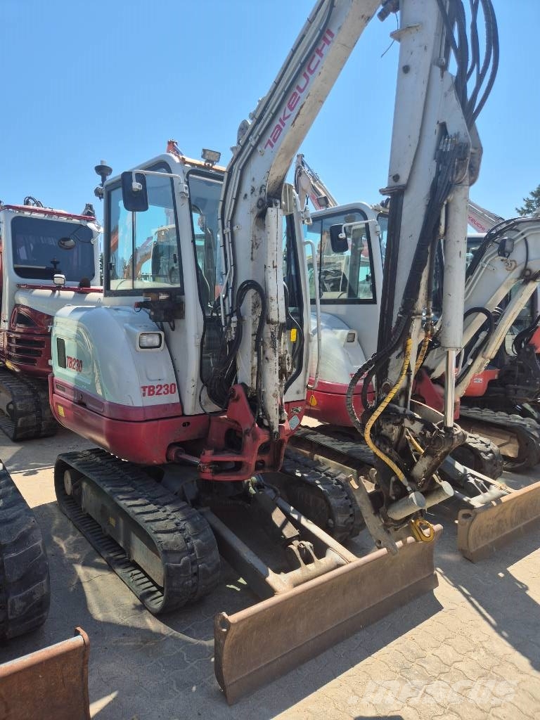 Takeuchi TB230 Minigravere <7t