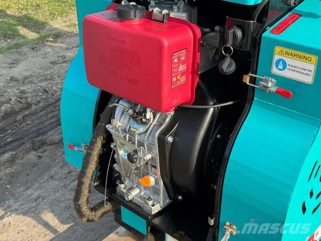 Diversen NIEUW mini puinbreker Diesel Concasoare mobile