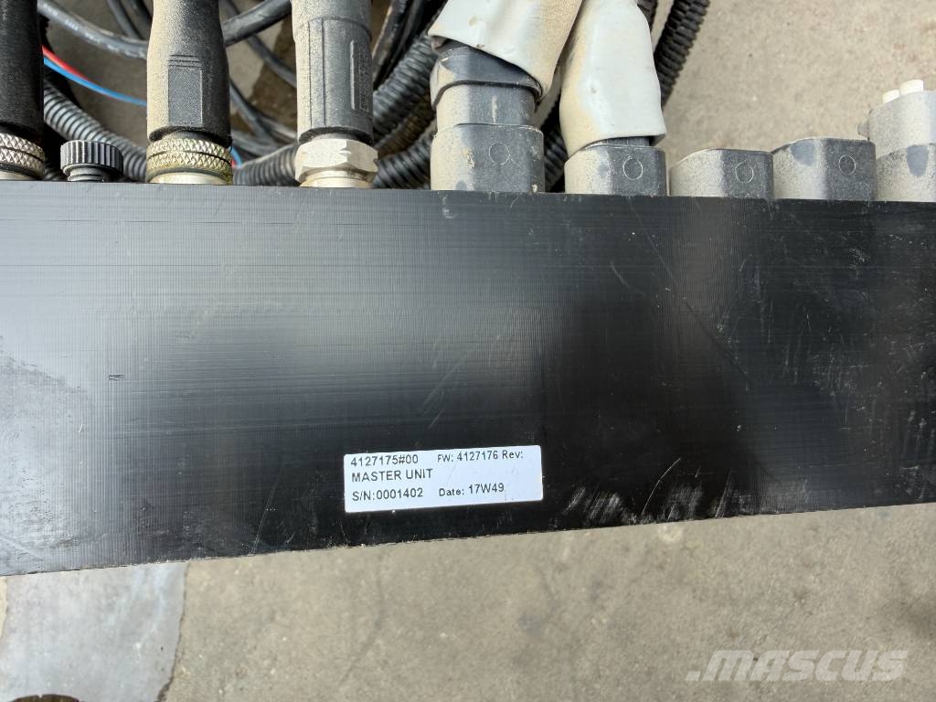 OilQuick OQ80 - M318D / M320F / M322D / 320D / 320E / 323D موصلات سريعة