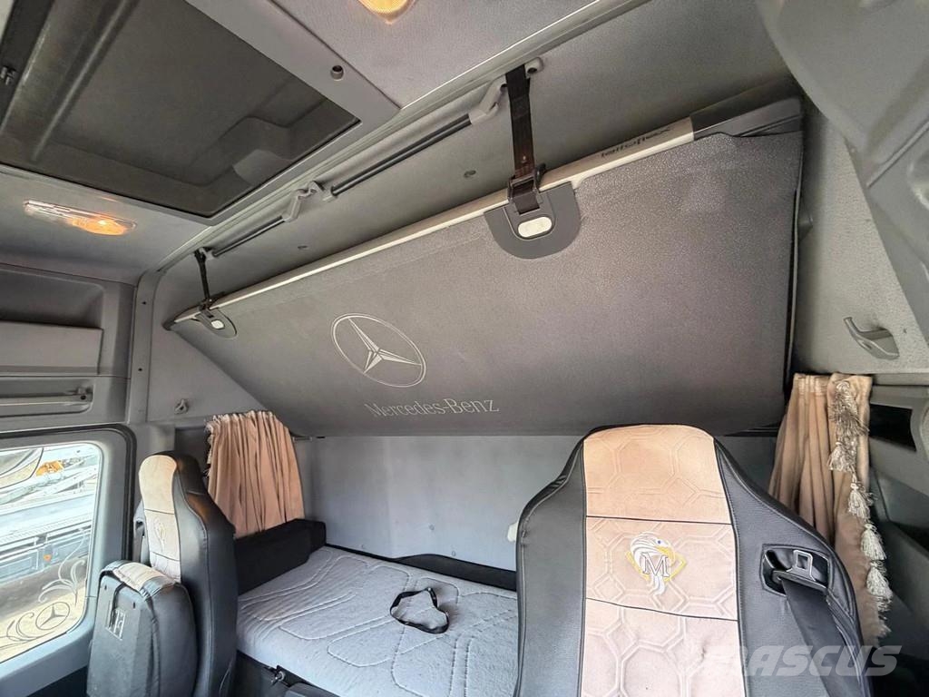 Mercedes-Benz Actros 1836 MP3 - Box Truck - 6 Cylinder - Spare T شاحنات ذات هيكل صندوقي