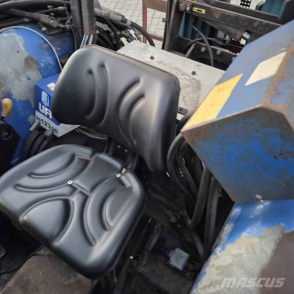 New Holland TN 75 D ماكينات زراعية - غير ذلك