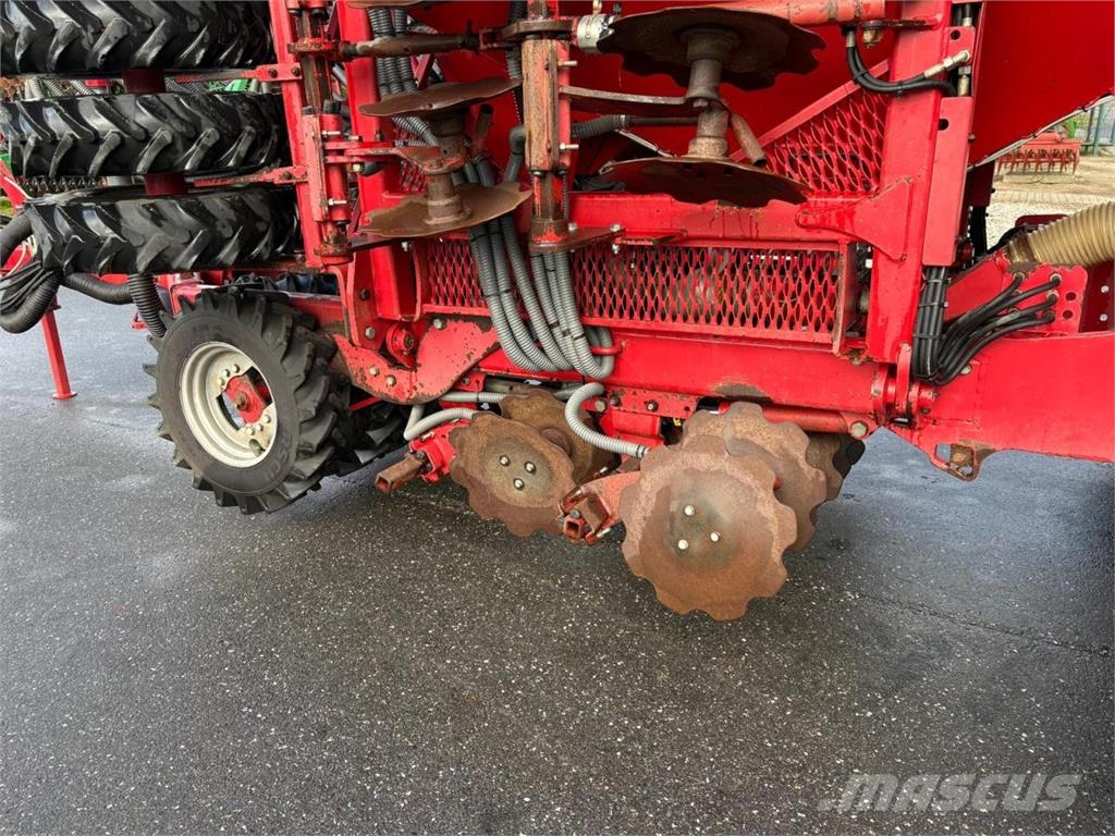 Horsch Pronto 6DC mit Düngeeinrichtung Drillmaschinenkombination