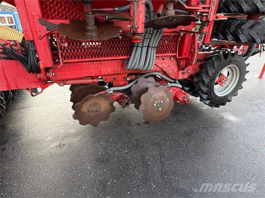 Horsch Pronto 6DC mit Düngeeinrichtung Drillmaschinenkombination