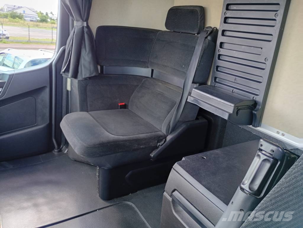 Mercedes-Benz Actros شاحنات بغطاء جانبي