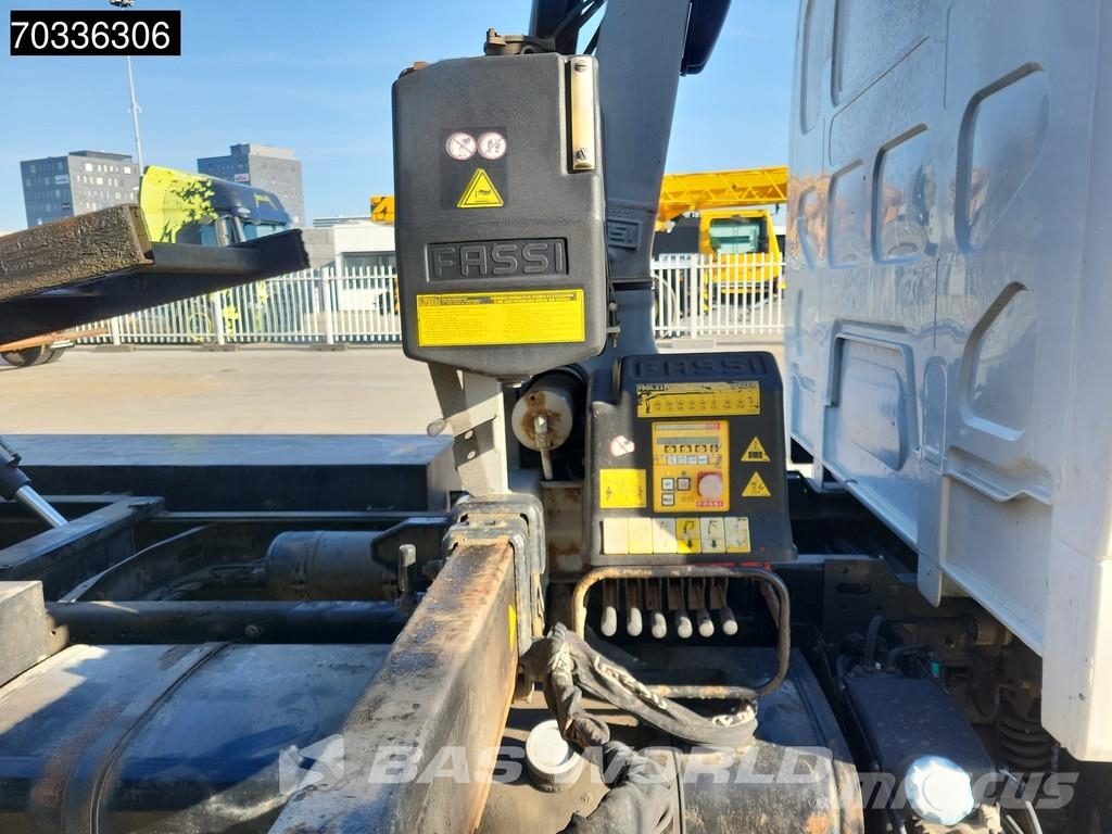 Volvo FL 240 FL 4X2 Century Recovery truck Winch FASSI F Sleepwagens