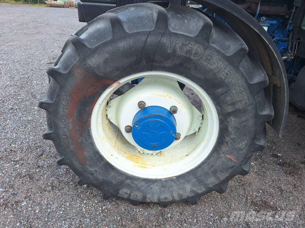 Ford 8240 SLE Traktorer