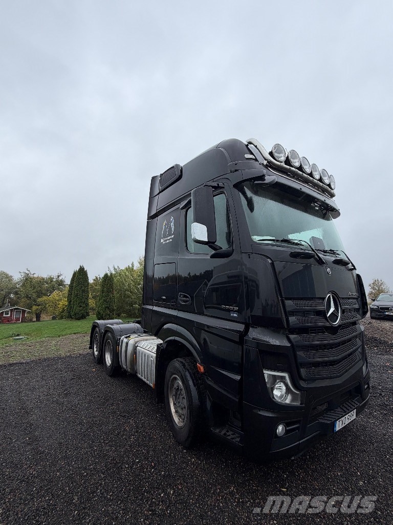 Mercedes-Benz Actros L Sadulveokid
