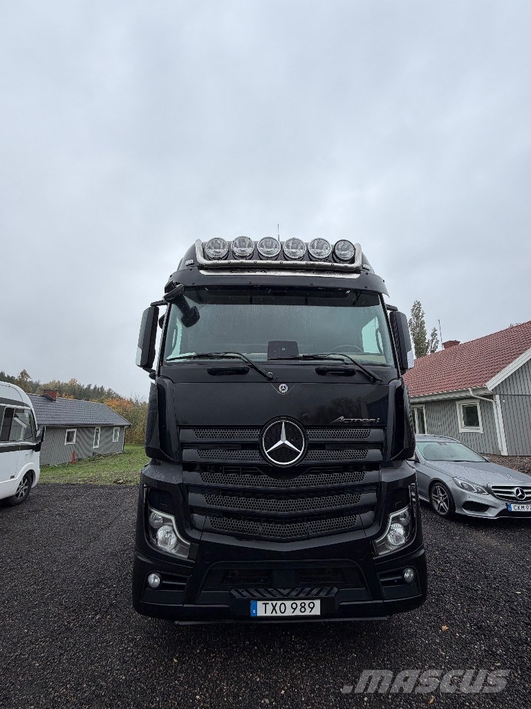 Mercedes-Benz Actros L Sadulveokid