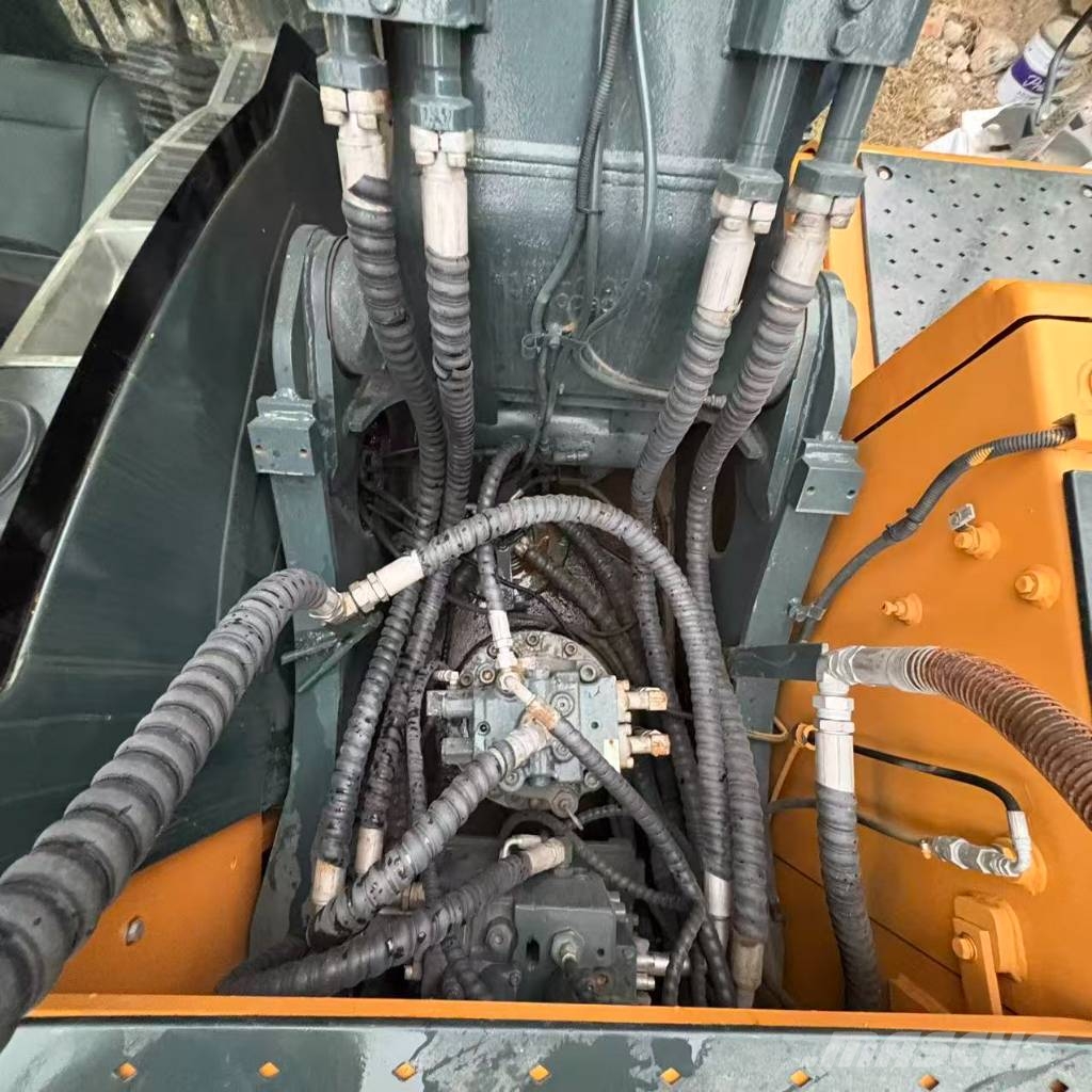 Hyundai 220LC-9S Raupenbagger