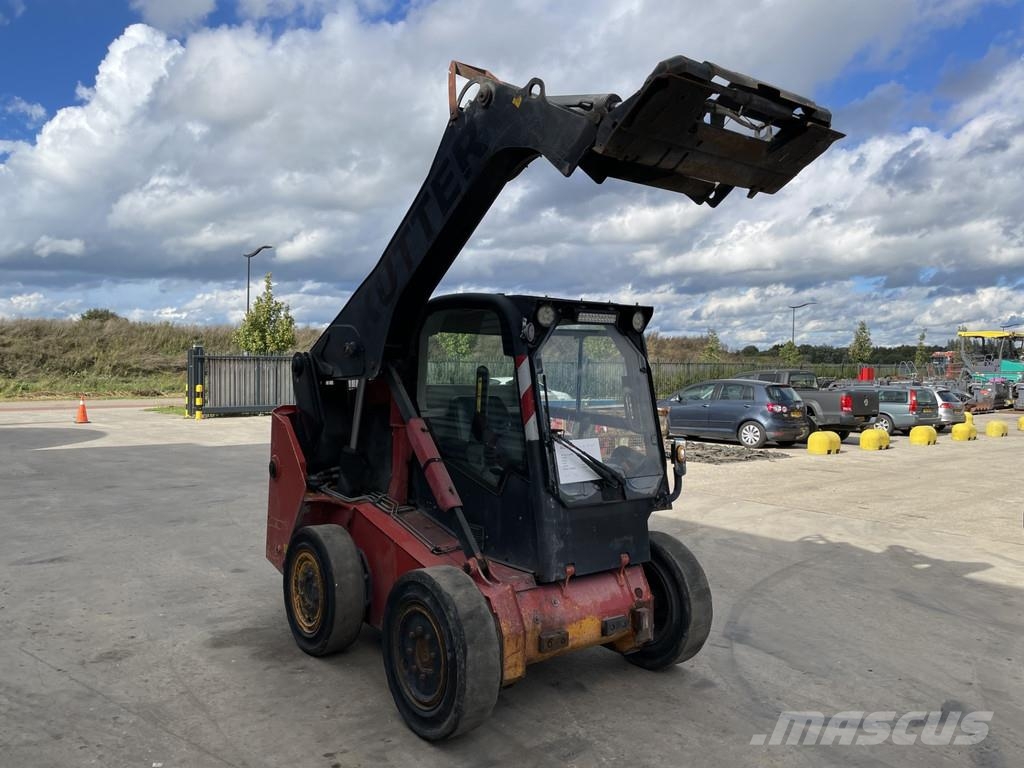 JCB R260 Juontokoneet