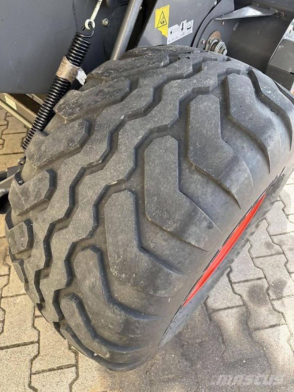 CLAAS Variant 385 RC Pro Ronde-balenpersen