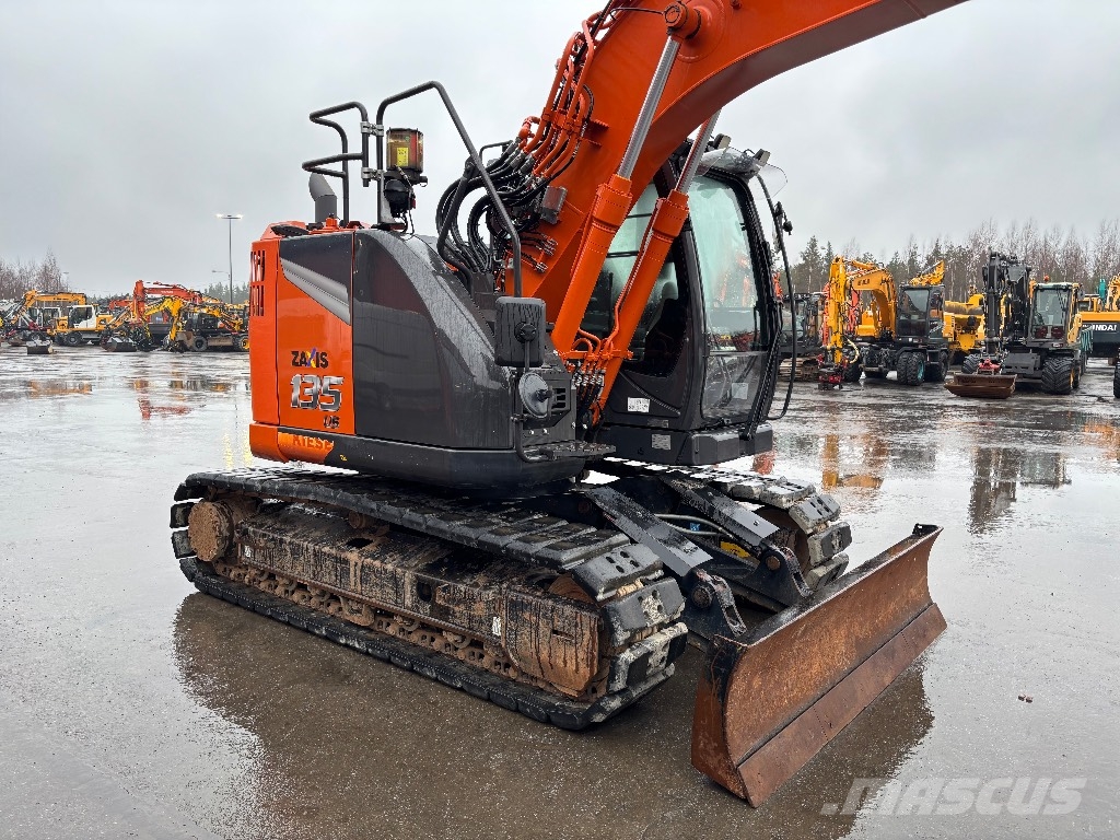 Hitachi ZX 135 US-7 / Rototilt, Rasvari, Stage V 履带挖掘机