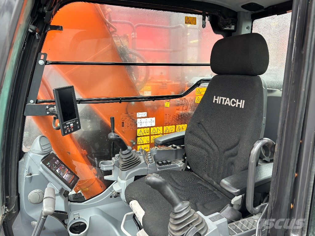 Hitachi ZX 135 US-7 / Rototilt, Rasvari, Stage V 履带挖掘机