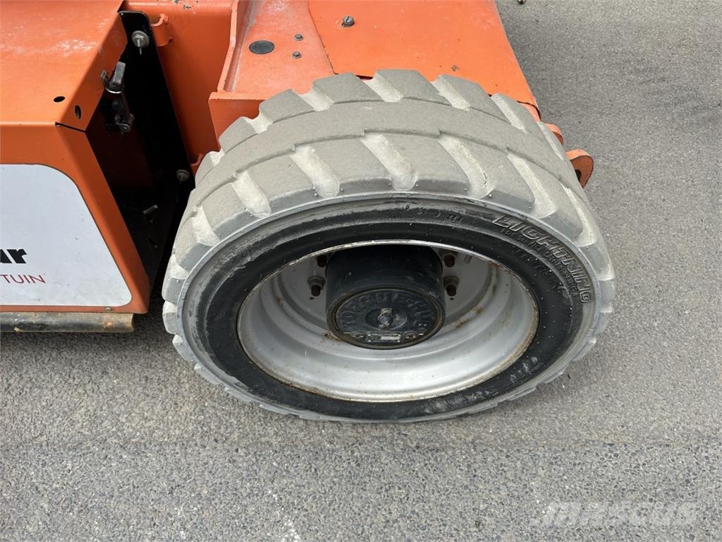 JLG E450AJ (2005) Strēles pacēlāji