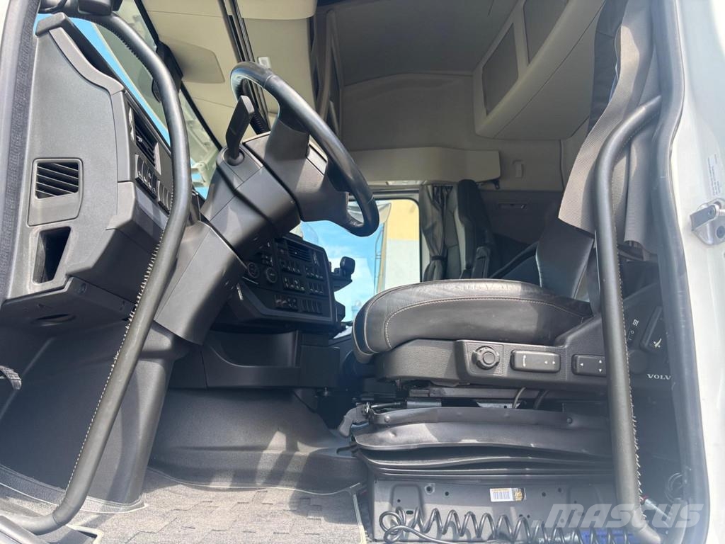Volvo FH500 6x2 EURO6 + RETARDER Camiones con chasís y cabina
