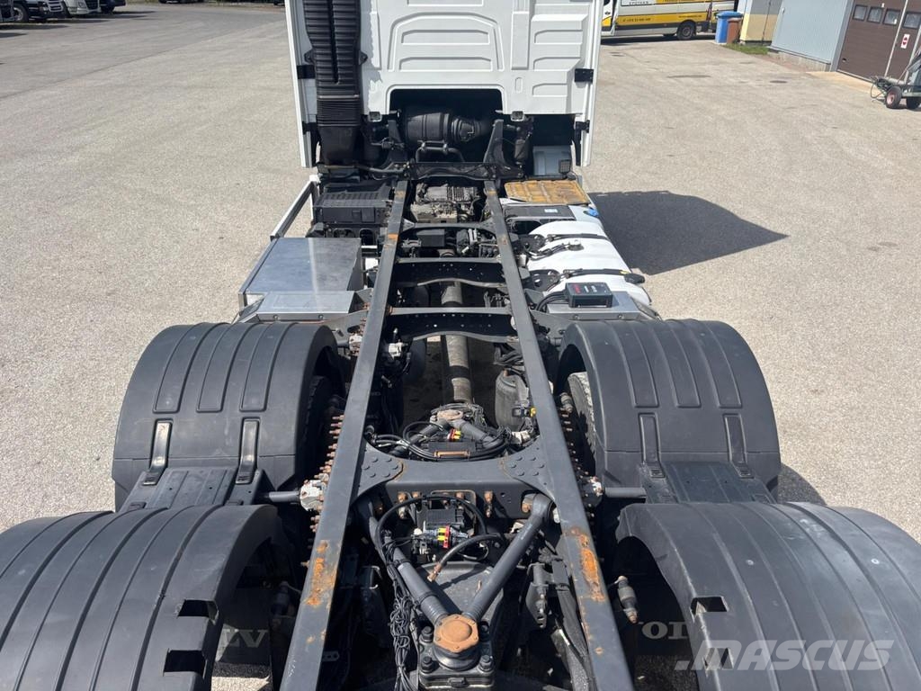 Volvo FH500 6x2 EURO6 + RETARDER Camiones con chasís y cabina