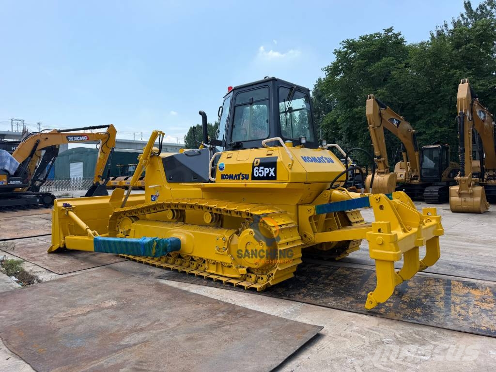 Komatsu D 65 PX-12 Гусеничные бульдозеры