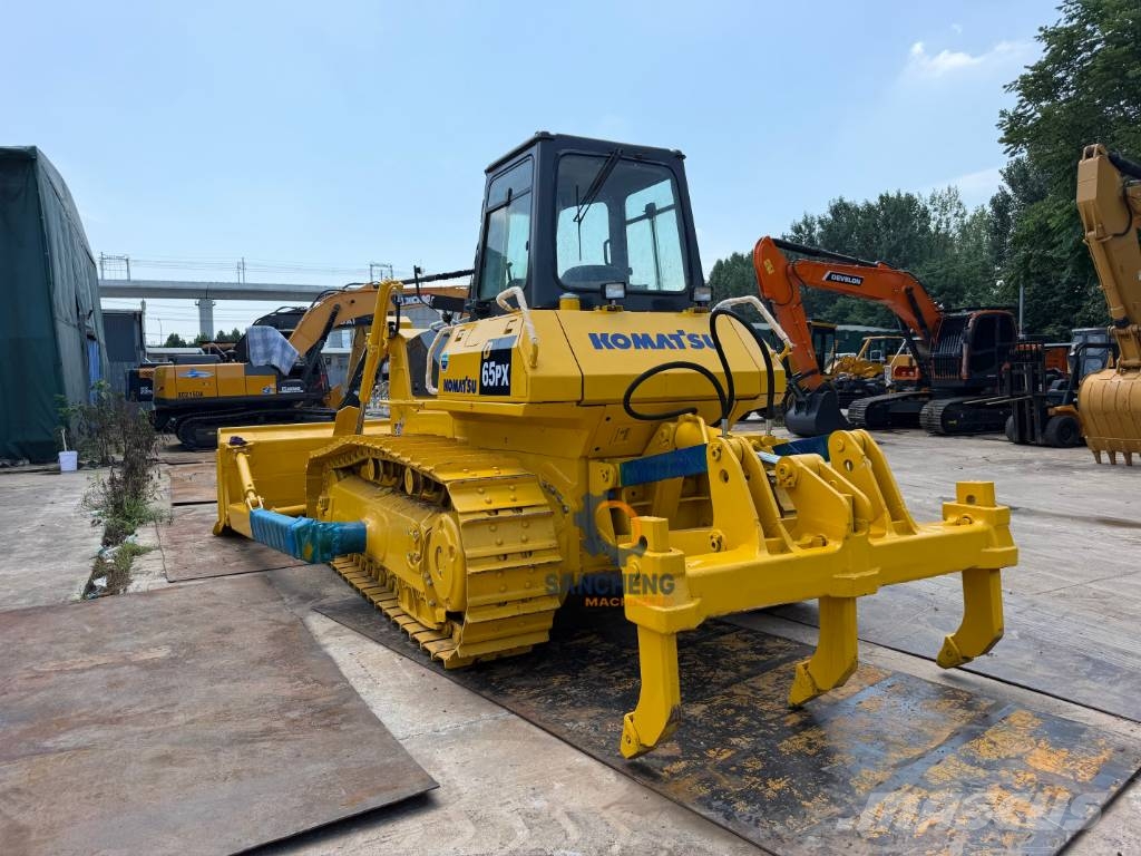 Komatsu D 65 PX-12 Гусеничные бульдозеры