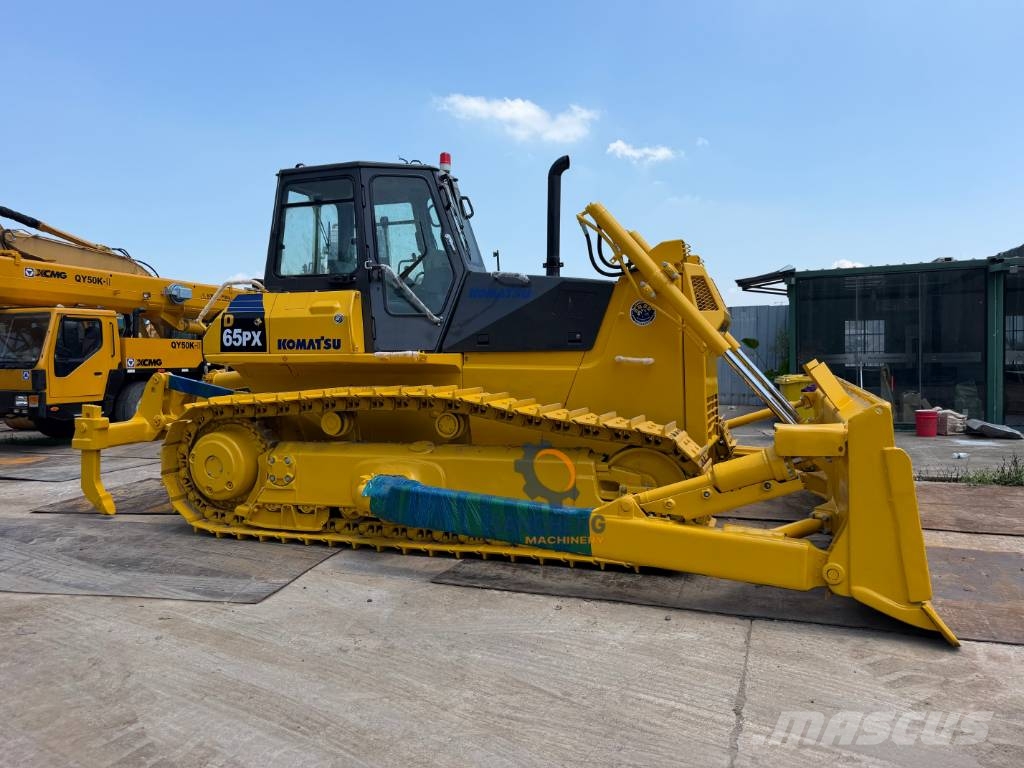 Komatsu D 65 PX-12 Гусеничные бульдозеры