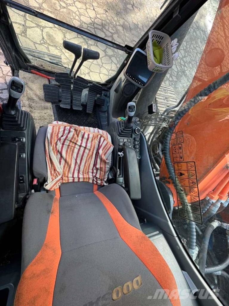 Doosan DX 225 LC-5 Lánctalpas kotrók