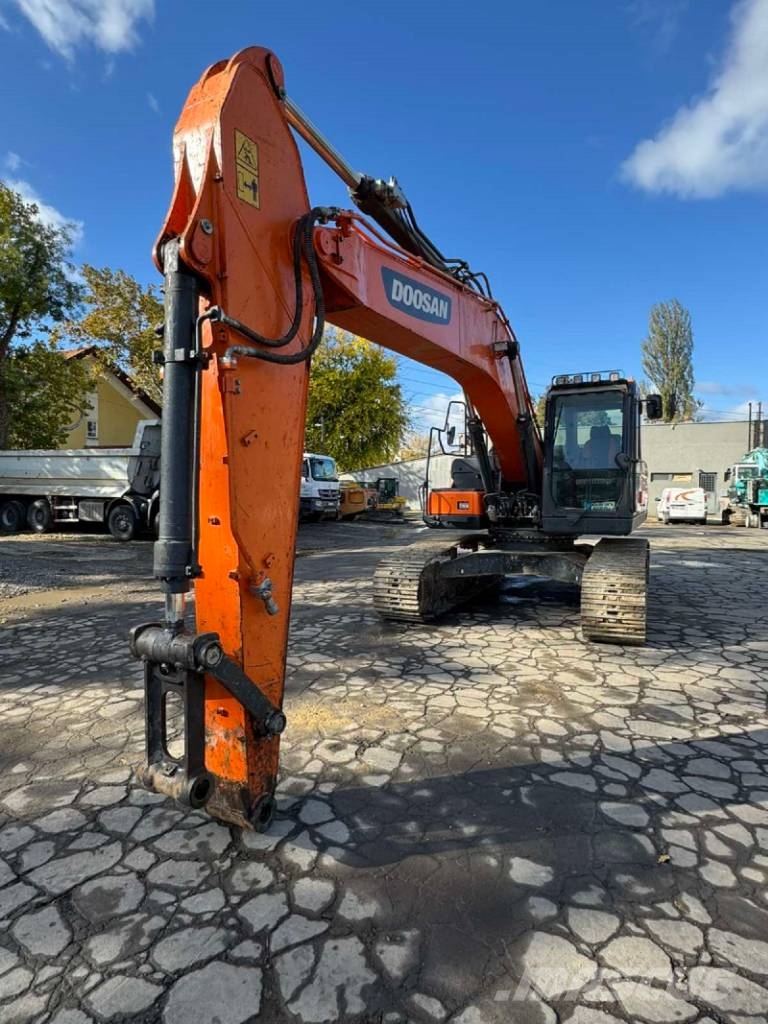 Doosan DX 225 LC-5 Lánctalpas kotrók