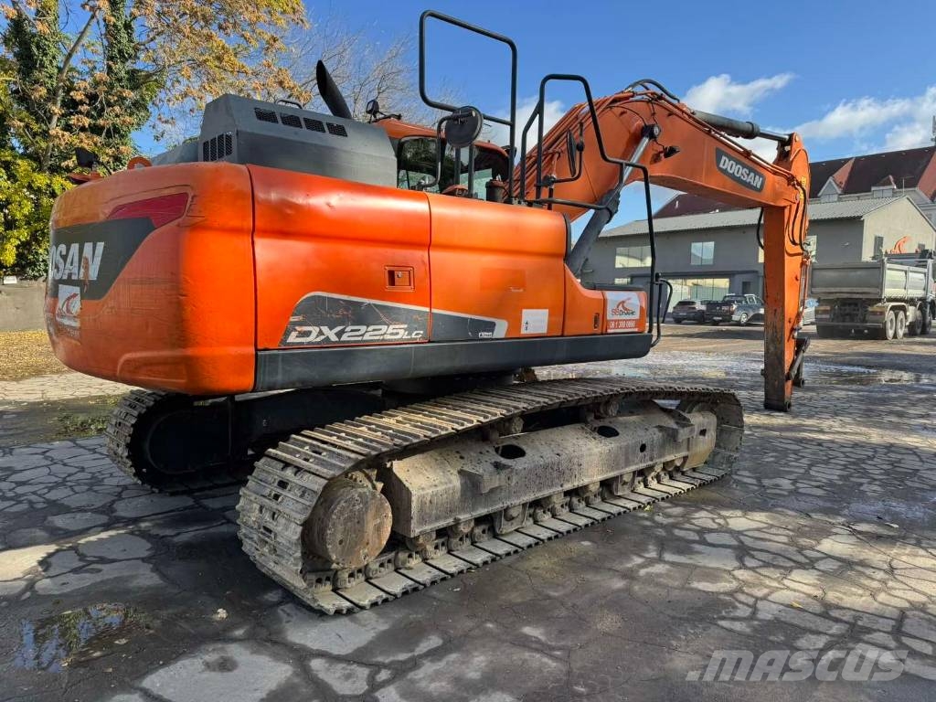 Doosan DX 225 LC-5 Lánctalpas kotrók