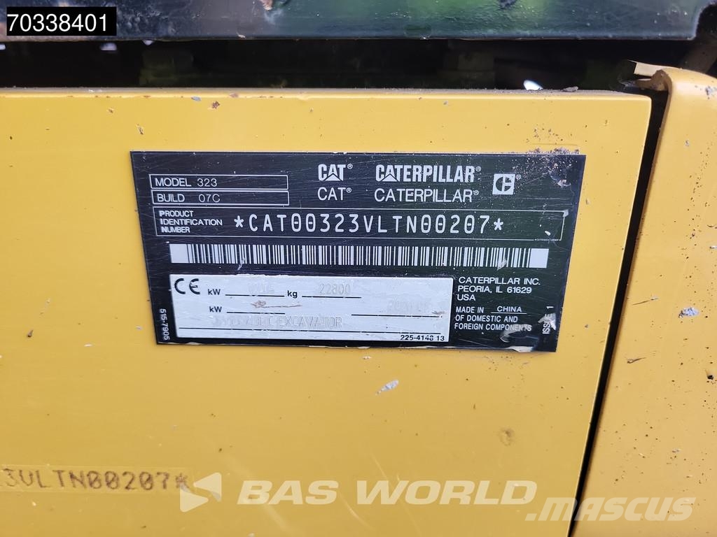 CAT 323 Gravemaskiner på larvebånd