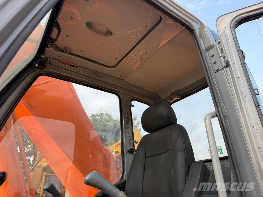 Hitachi EX200 대형 굴삭기 29톤 이상