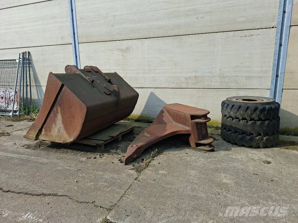 Volvo S1 ripper + bucket Baldes