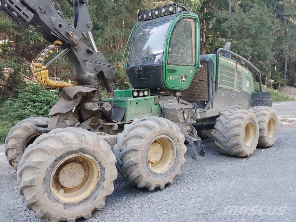 John Deere 1270 G Harvesters