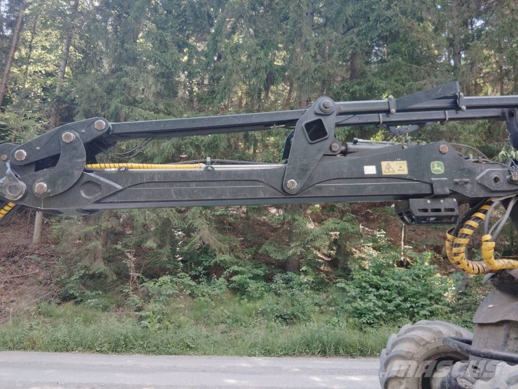 John Deere 1270 G Harvesters