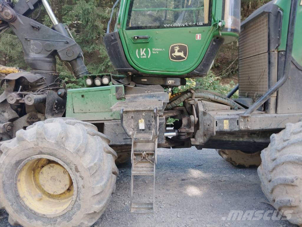 John Deere 1270 G Harvesters