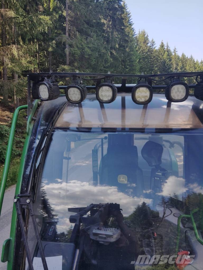 John Deere 1270 G Harvesters