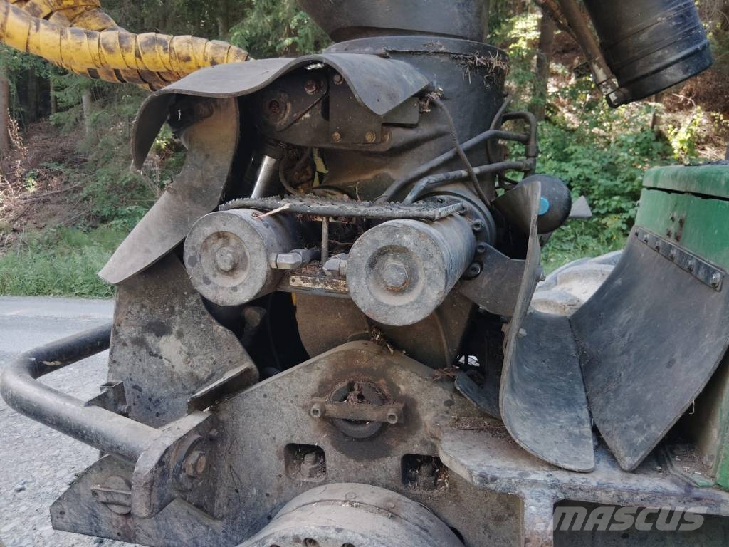 John Deere 1270 G Harvesters