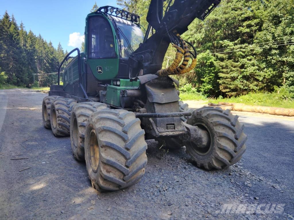 John Deere 1270 G Harvesters