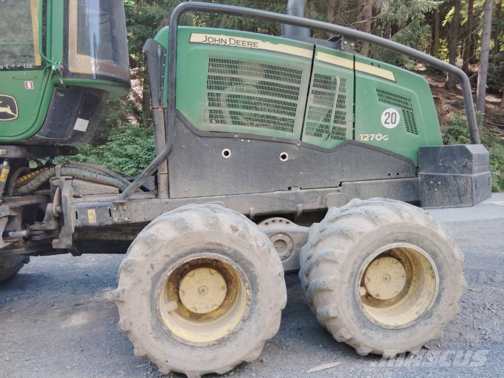 John Deere 1270 G Harvesters