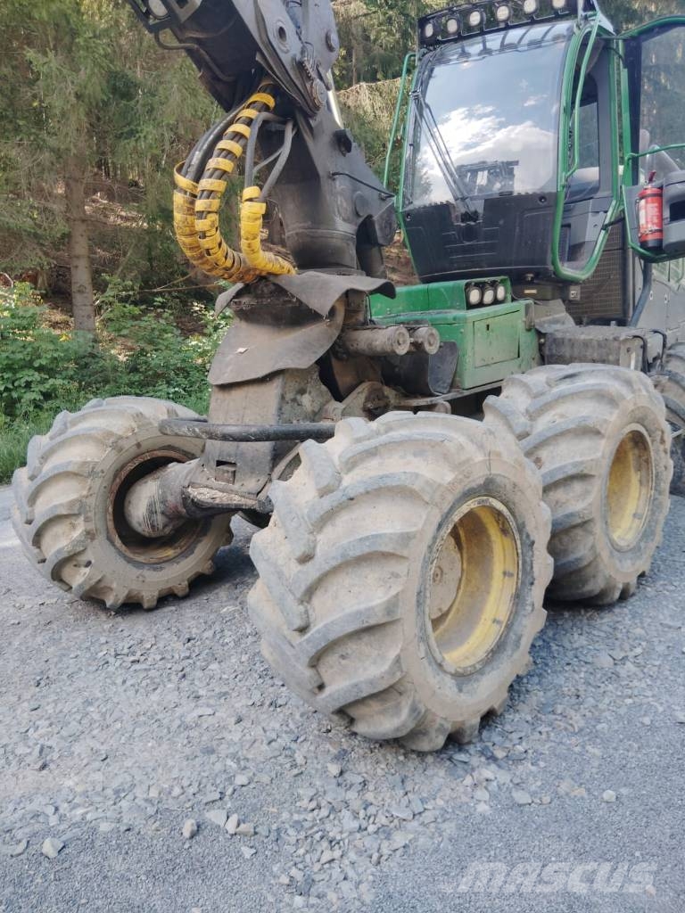John Deere 1270 G Harvesters
