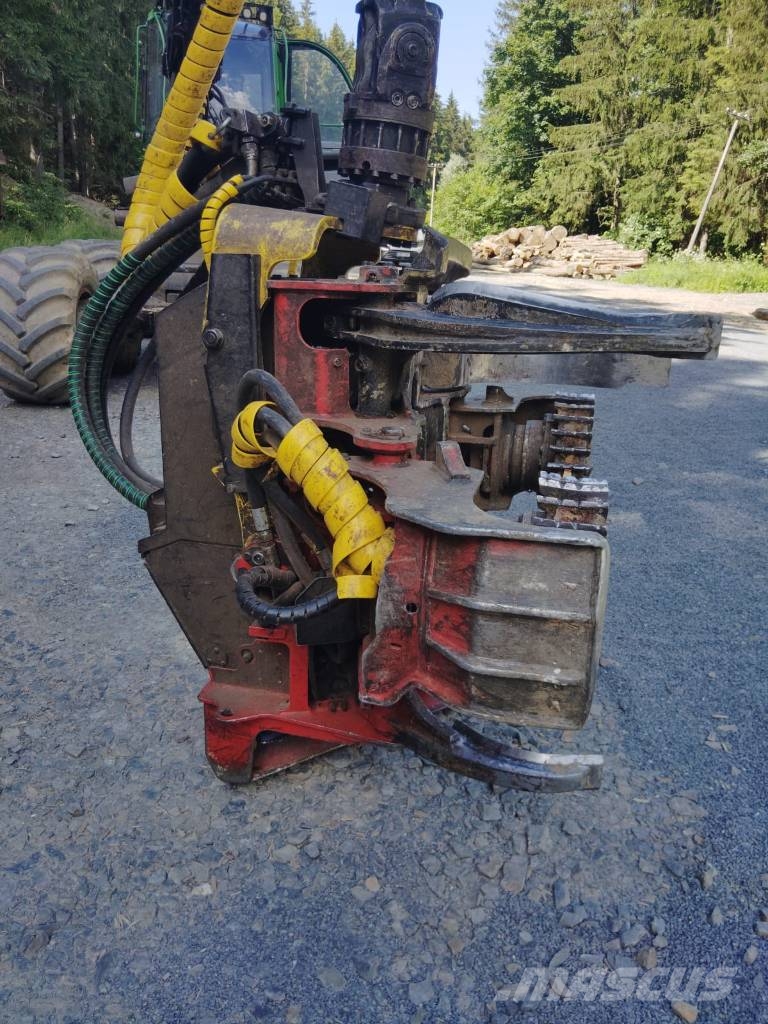 John Deere 1270 G Harvesters