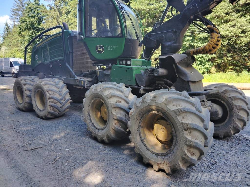John Deere 1270 G Harvesters