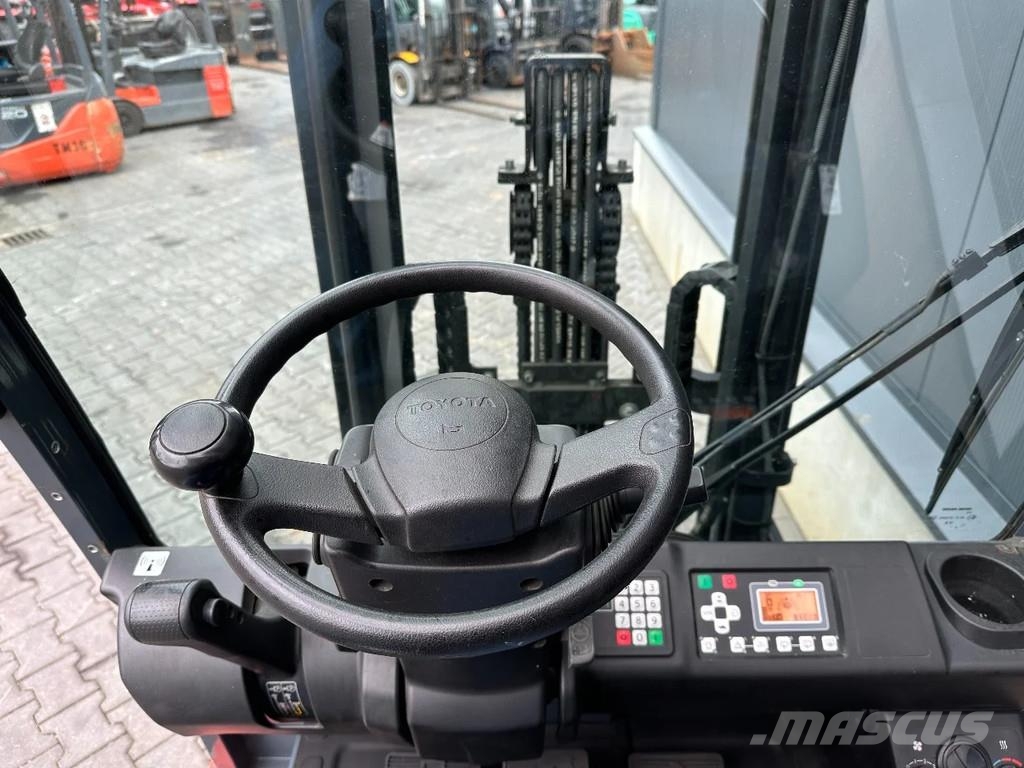Toyota 8FBMKT25 Electric forklifts