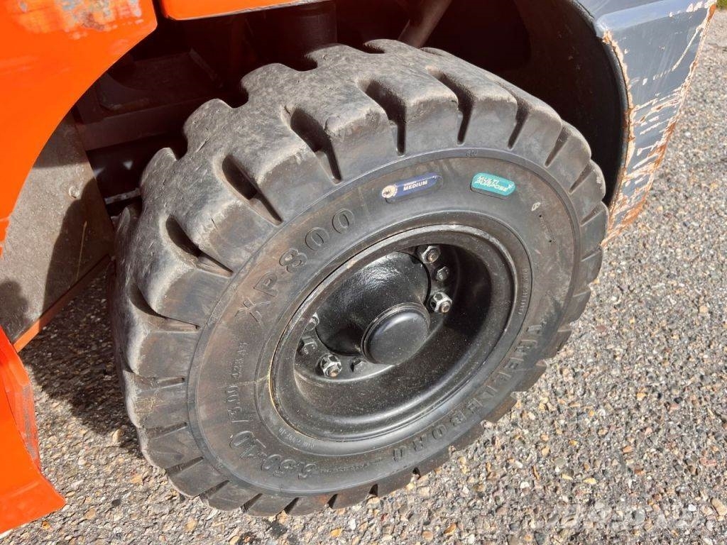 Toyota 02-8FGJF35 Περονοφόρα ανυψωτικά κλαρκ με φυσικό αέριο LPG