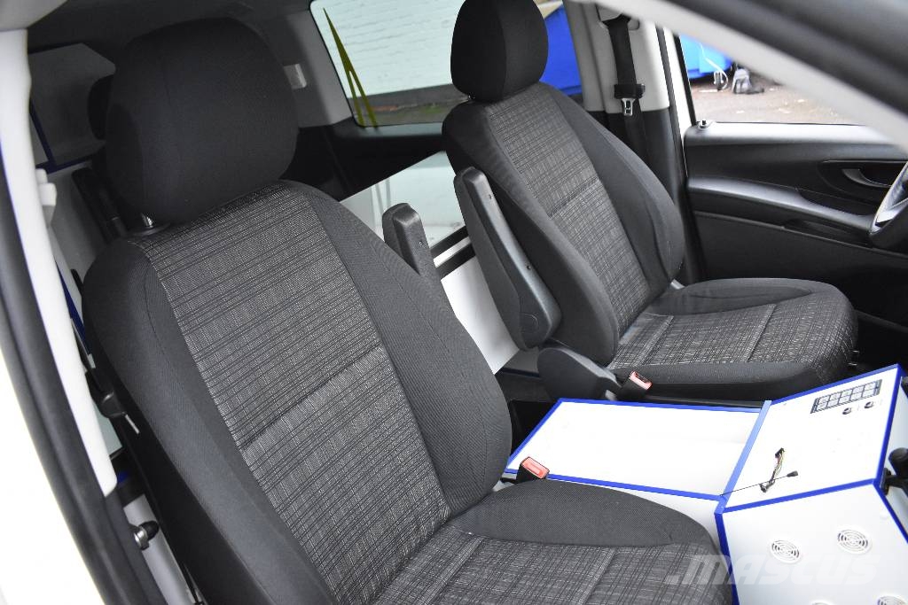 Mercedes-Benz Vito 4x4 Notarzt Einsatzfahrzeug NEF Ambulanser