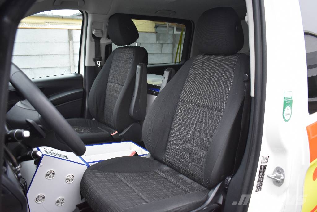 Mercedes-Benz Vito 4x4 Notarzt Einsatzfahrzeug NEF Ambulanser