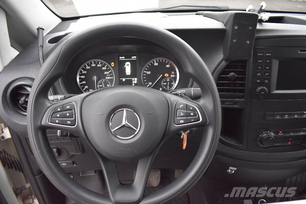 Mercedes-Benz Vito 4x4 Notarzt Einsatzfahrzeug NEF Ambulanser