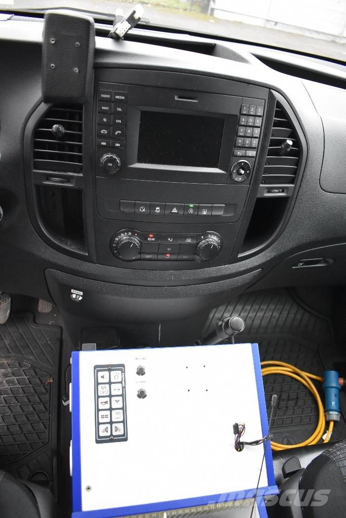 Mercedes-Benz Vito 4x4 Notarzt Einsatzfahrzeug NEF Ambulanser