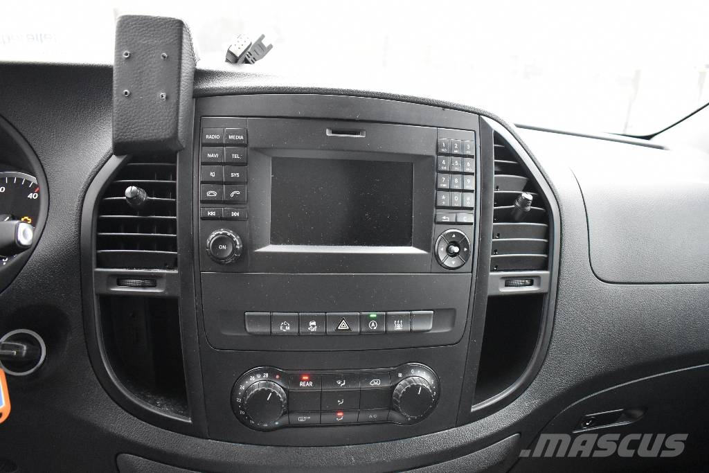 Mercedes-Benz Vito 4x4 Notarzt Einsatzfahrzeug NEF Ambulanser