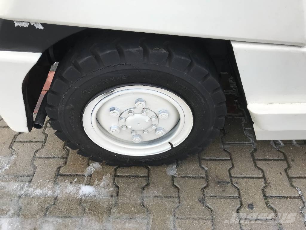 Toyota 2 TD 20 V-3121  EO Flyplassutstyr 