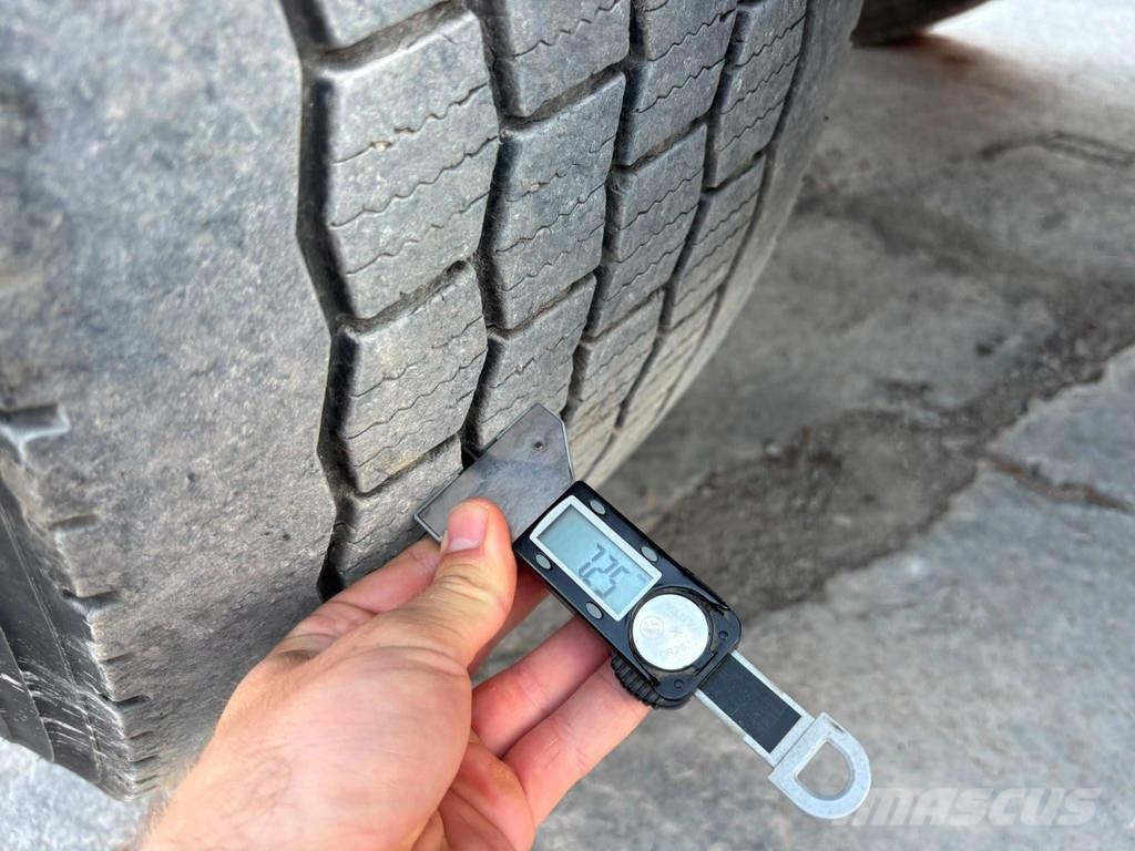 Mercedes-Benz Arocs 3263 8x4 FULL STEEL Transporte de madera