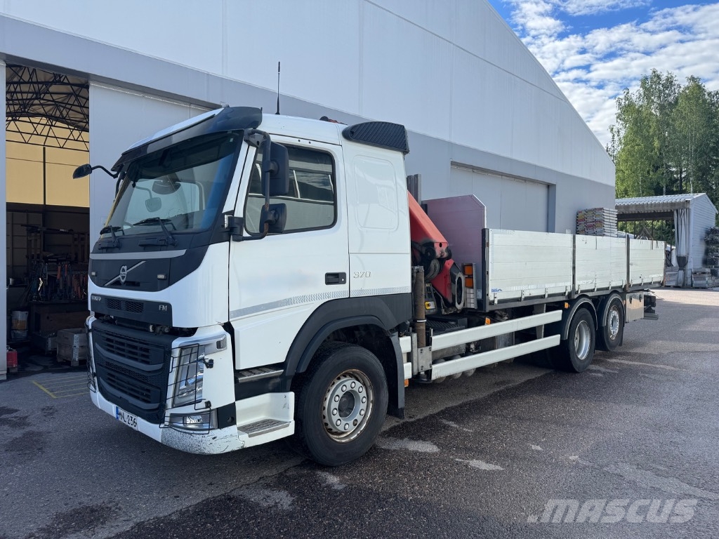 Volvo FM 370 6x2/4-4900 Nosturiauto Truck mounted cranes