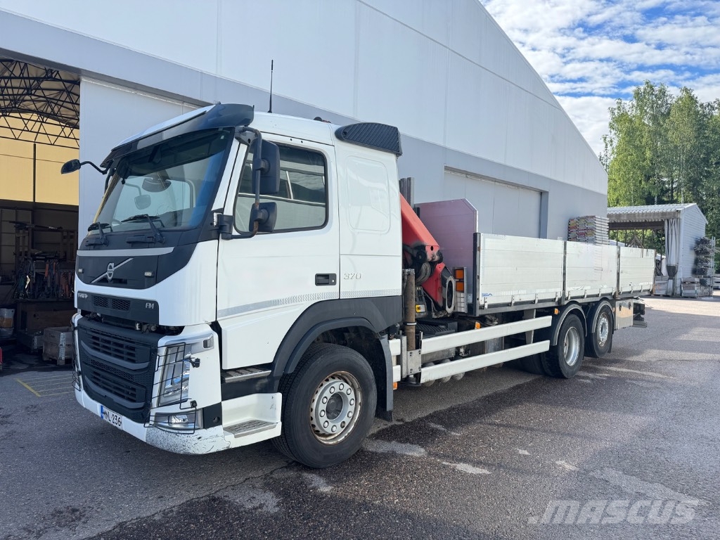 Volvo FM 370 6x2/4-4900 Nosturiauto Truck mounted cranes